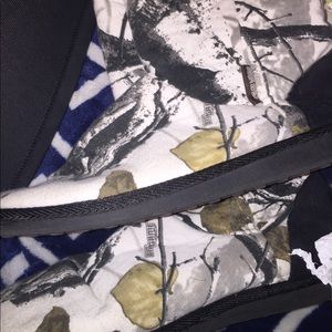 Cute white camo boots!!!! Worn once